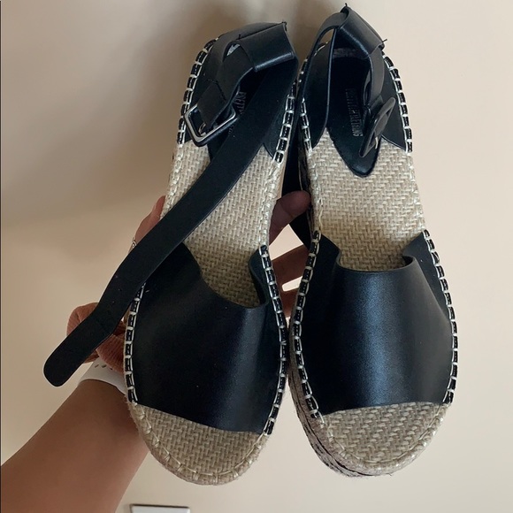 NEVER WORN Pretty Little Thing platform sandals - Picture 2 of 5